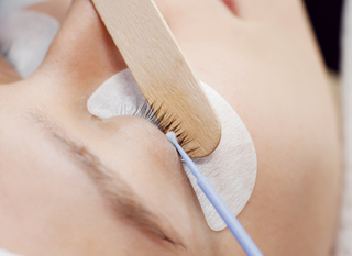 Troubleshooting Guide for Eyelash Lifting: Tips and Tricks for Beauty Therapists