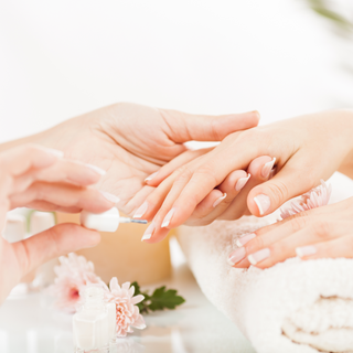 Manicures including varnish and massage Course