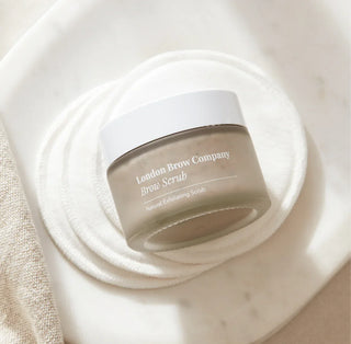 Exfoliating Brow Scrub – Natural Pre-Treatment for Henna & Tint