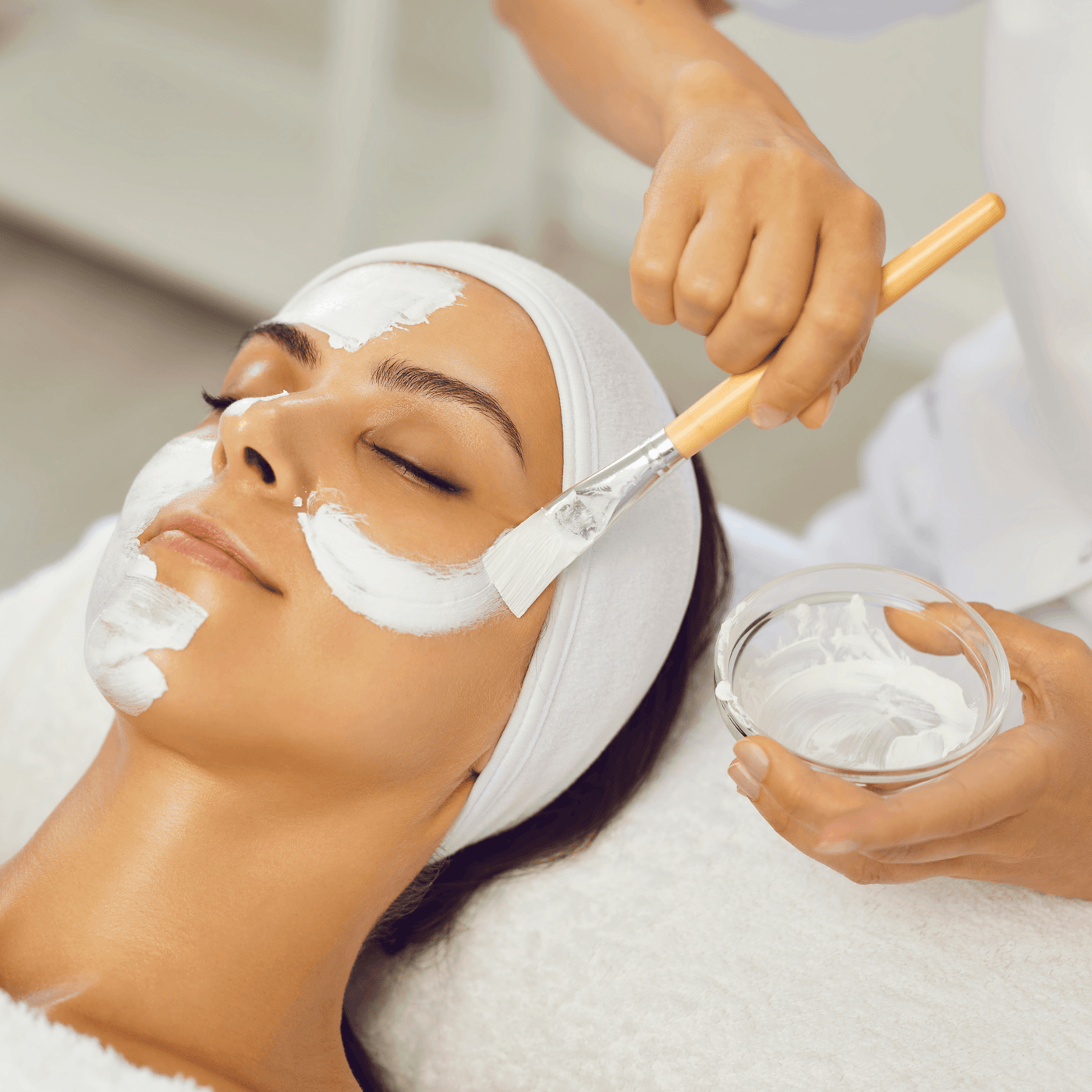 Facials and Facial Therapy Course Editable Training Manual - The London Brow Company